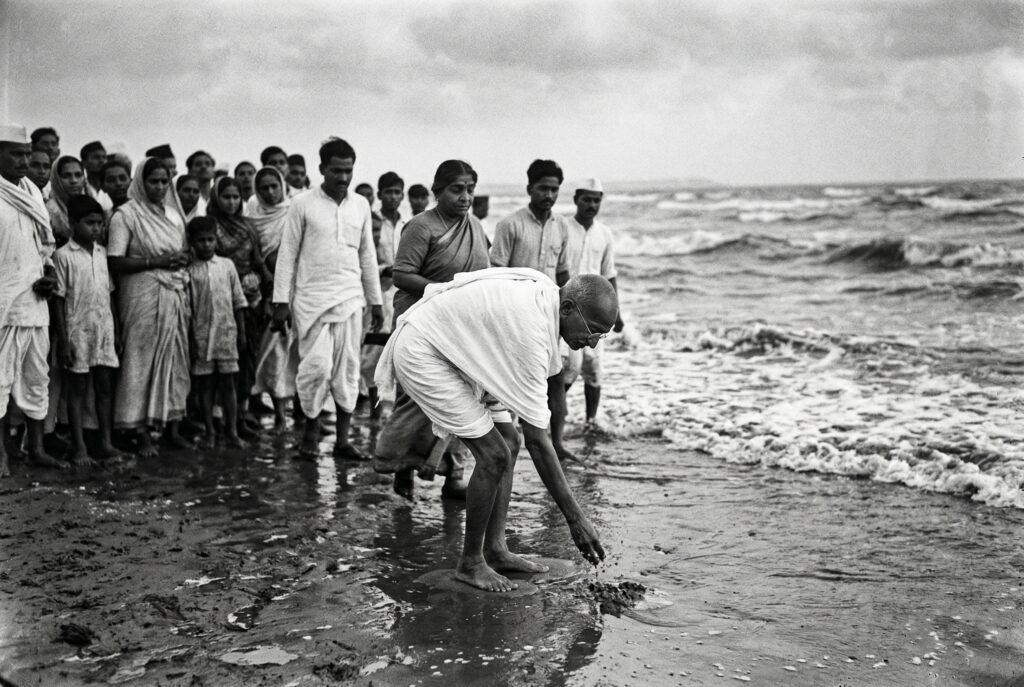 Gandhi Reaches the Sea — The Salt March Climax