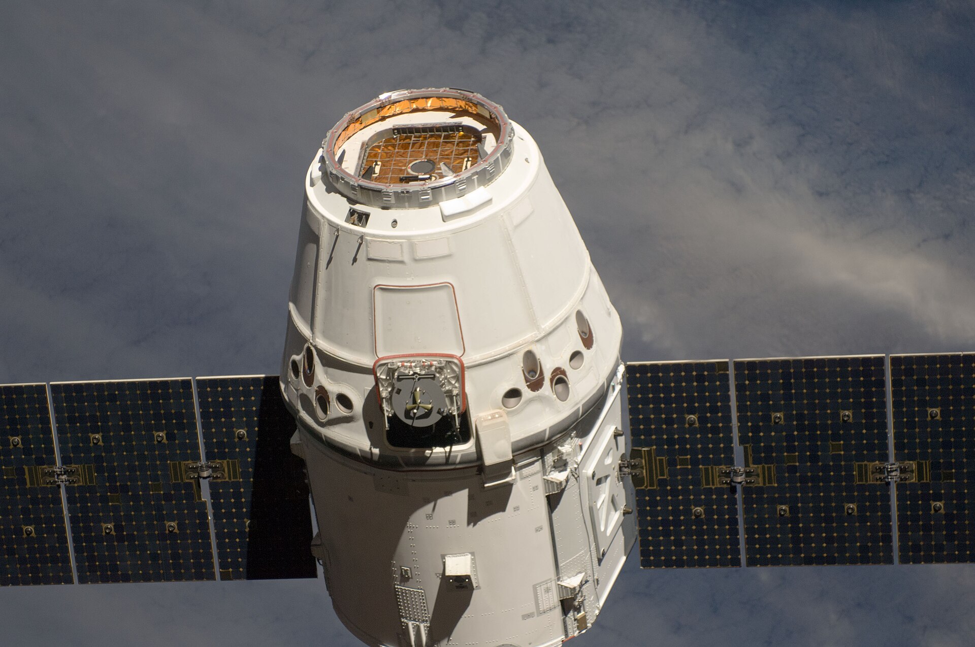 SpaceX Dragon docks with ISS